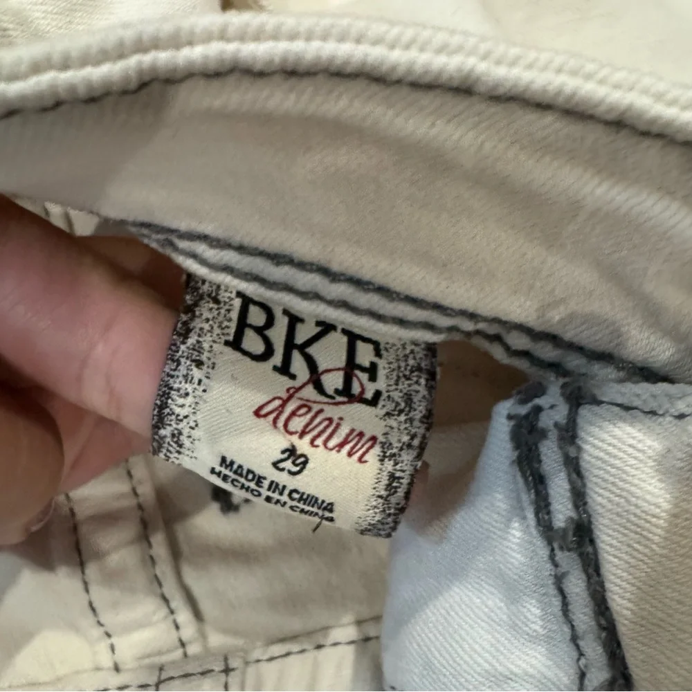 BKE Denim Payton White Jean Shorts Size 2 - Picture 3 of 8
